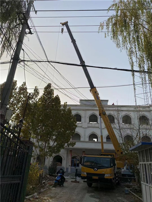 章丘区设备吊装吊地磅吊钻机等设备