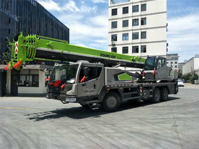 章丘区跨街广告牌的高空安装注意事项