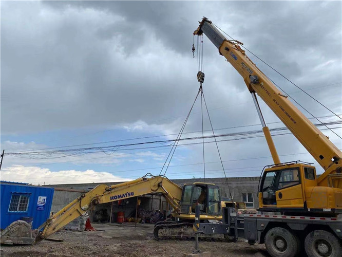 章丘区25吨吊车的工作半径是多少？